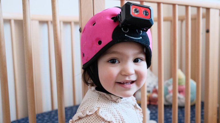 How a baby wearing a headcam trained AI to learn new words