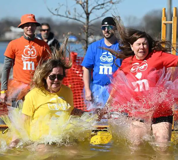 Polar plungers hit the pool in Fox Lake for Particular Olympics