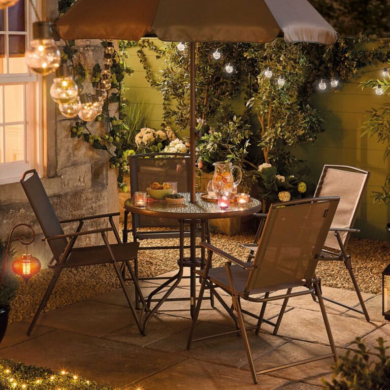 Aldi is selling a complete outdoor dining set that is perfect for springtime soirees – for only £100