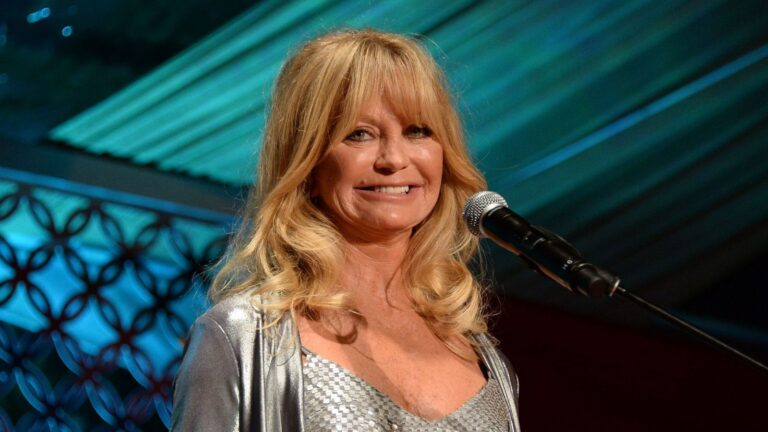 Goldie Hawn's classic kitchen cabinet color is simple and classic – designers say this look will last a lifetime
